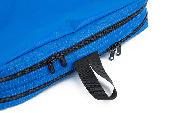 The two #5 zippers on the Aeronaut 30 Laundry Packing Cubes each have two sliders with plastic pull tabs.